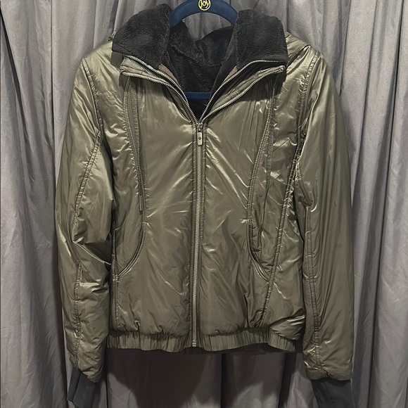 🍋Women’s Lululemon Scuba Hoodie Glyde size 6 dark olive 🍋 - Picture 2 of 16